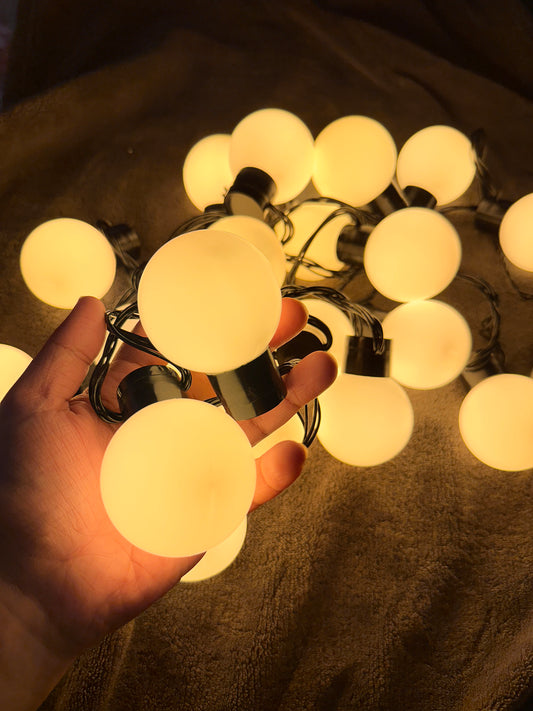 Round Bulb LED String Light (15 Foot)
