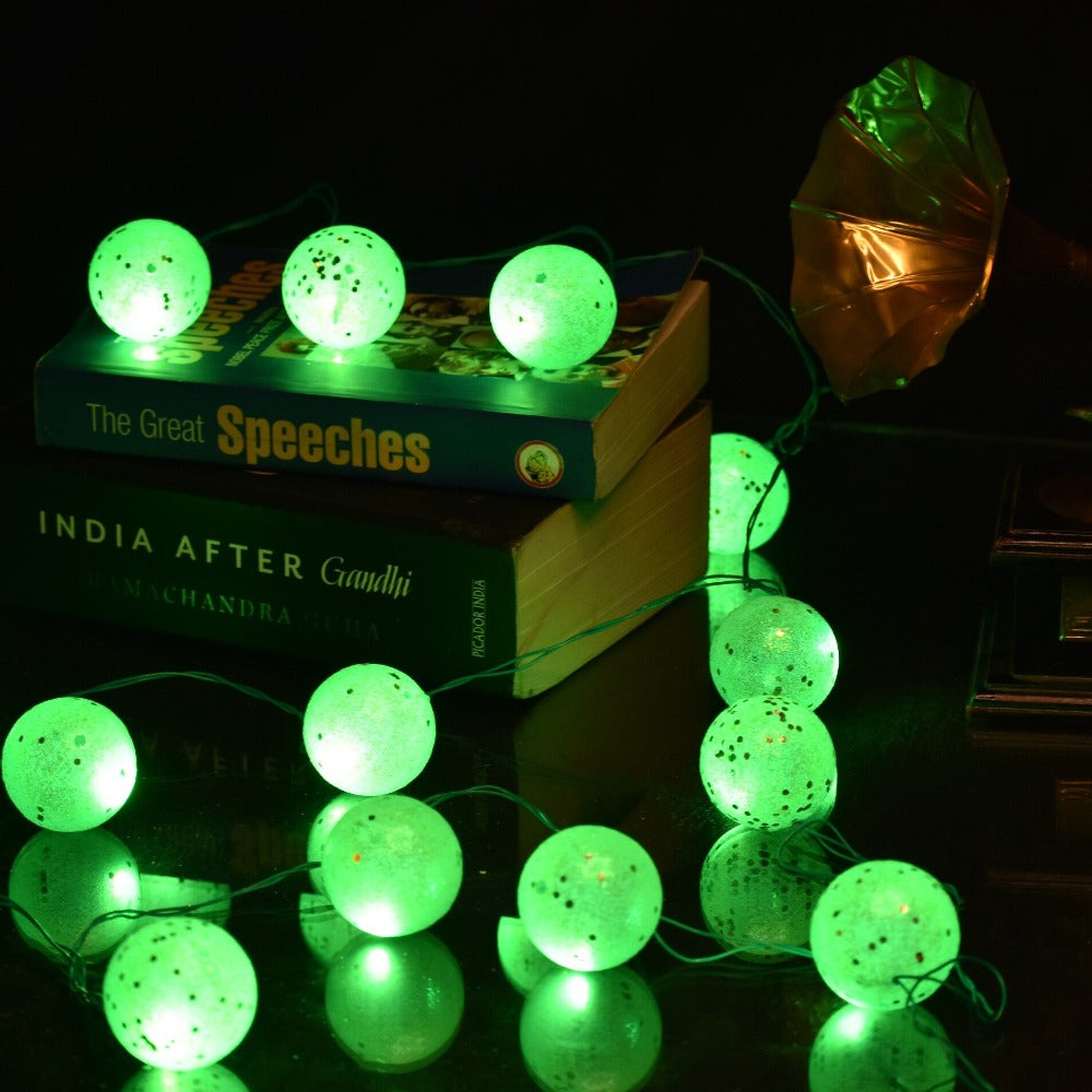 Big Sparkle Ball Light (4 Meters, 6 cm)