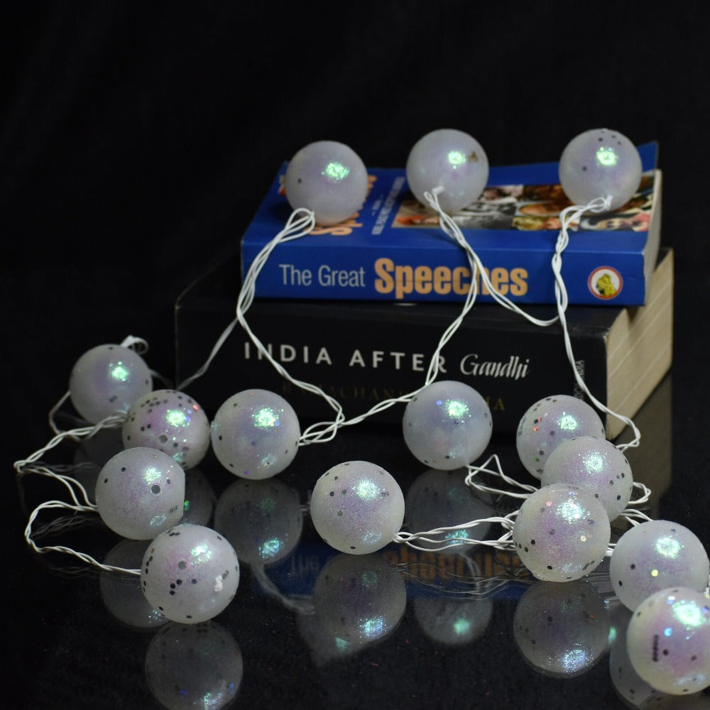Big Sparkle Ball Light (4 Meters, 6 cm)